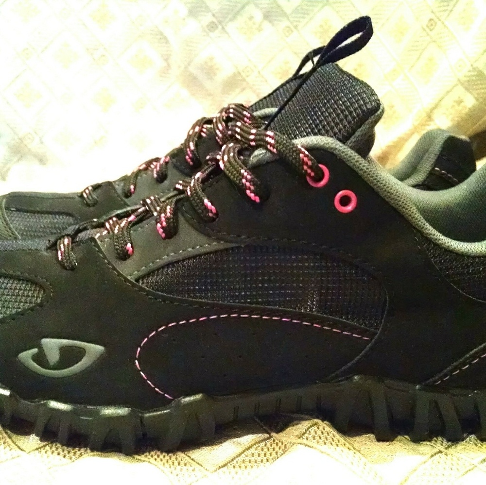 NEW GIRO Spin/Bicycle shoe.